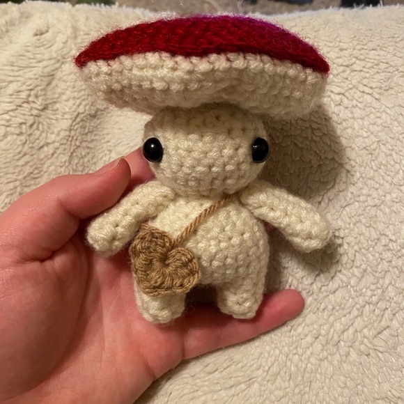 mushroom buddy crochet amigurumi - Picture 2 of 3